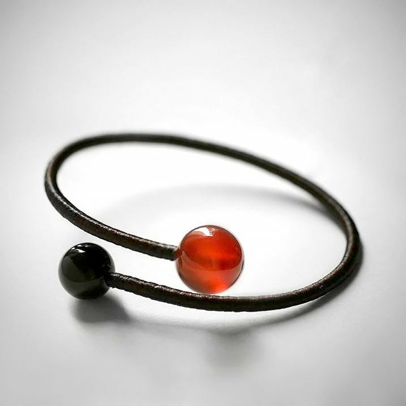 Handmade Red Agate & Black Onyx Meditation Bracelet - Ideal Place Market